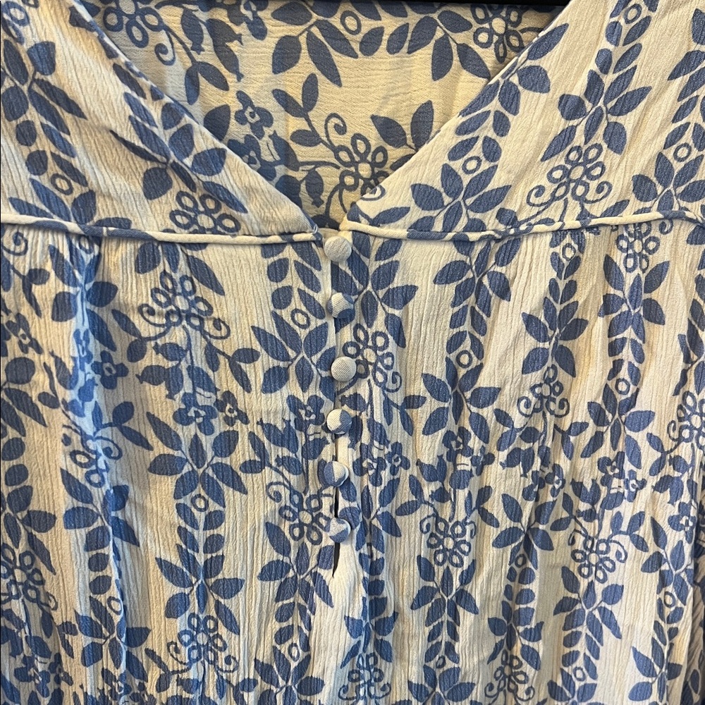 Skies are Blue Patterned Blouse - Picture 3 of 7
